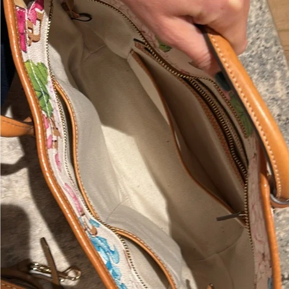 DOONEY & BOURKE Hydrangeas Monogram Tote Bag - Picture 6 of 10